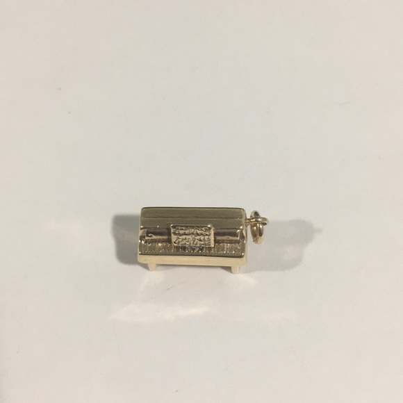 14k Yellow Gold Vintage Piano Charm - Picture 3 of 6
